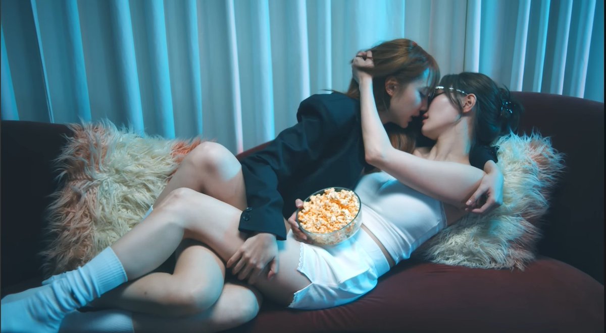 ᯓ𝐧𝐨𝐫𝐚 👓.⋆꩜.ᐟ tweet media