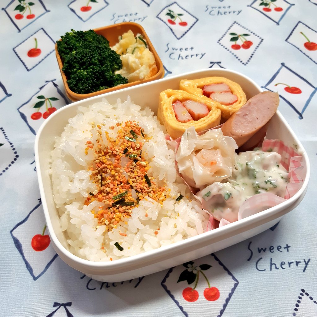 bento_yoco's tweet photo. お弁当🍱記録
おはようございます✨
今日のお弁当です
みんなに幸あれ🎵
#お弁当 #お弁当記録 
#お弁当作り #お昼ごはん
#bento #lunch #lunchbox https://t.co/yAuyBZ4N5p