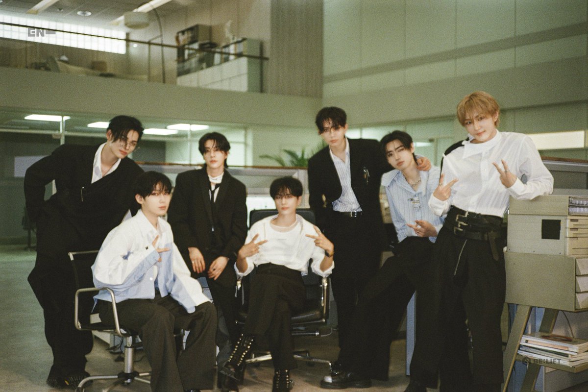 Luna Sol_01 tweet media