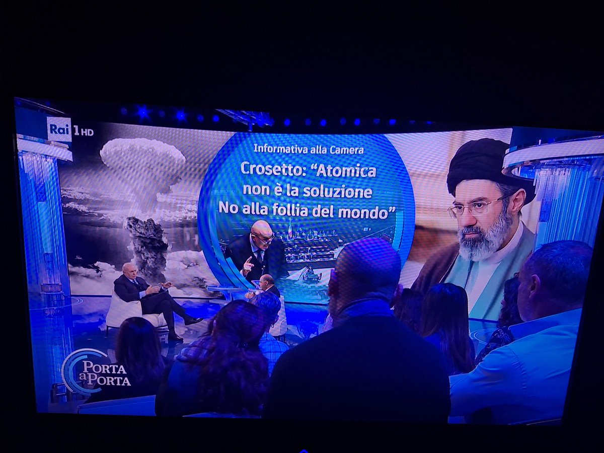 Ricapitolando,tra poche ore forse scoppierà un finimondo ...
Il nostro ministro della difesa lo immaginavo con il cellulare in mano ,in continuo collegamento con chi lo aggiorna ufficialmente.
E invece no.e' in TV....😒
Trump mente o lui lo spera??
#portaaporta
<a href="/RaiPortaaPorta/">Porta a Porta</a>