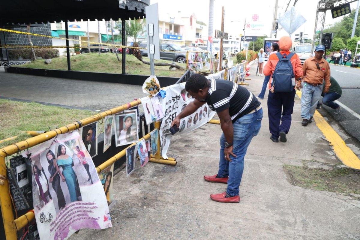 ElDia_do's tweet photo. Con misa y homenaje recordarán a víctimas de la tragedia del Jet Set este 8 de abril
Más en: https://t.co/G1oXDZeAgY
#homenajes #misas #TragediadelJetSet https://t.co/sRBkEqmQ85