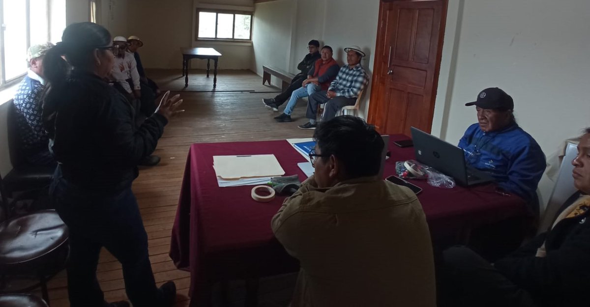 Agricultura_CZ6's tweet photo. #Cañar | El equipo técnico de Riego Parcelario socializó los proyectos #FOMENTO y #PRITEP a 22 productores de la Cooperativa Mushuc Yuyay, del cantón Cañar, con el objetivo de difundir los beneficios del #MAGP y fortalecer sus capacidades productivas.
#ElNuevoEcuador https://t.co/wtDmN6qOPw