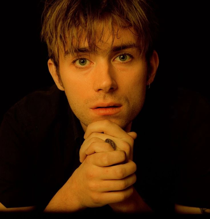 archive damon albarn tweet media