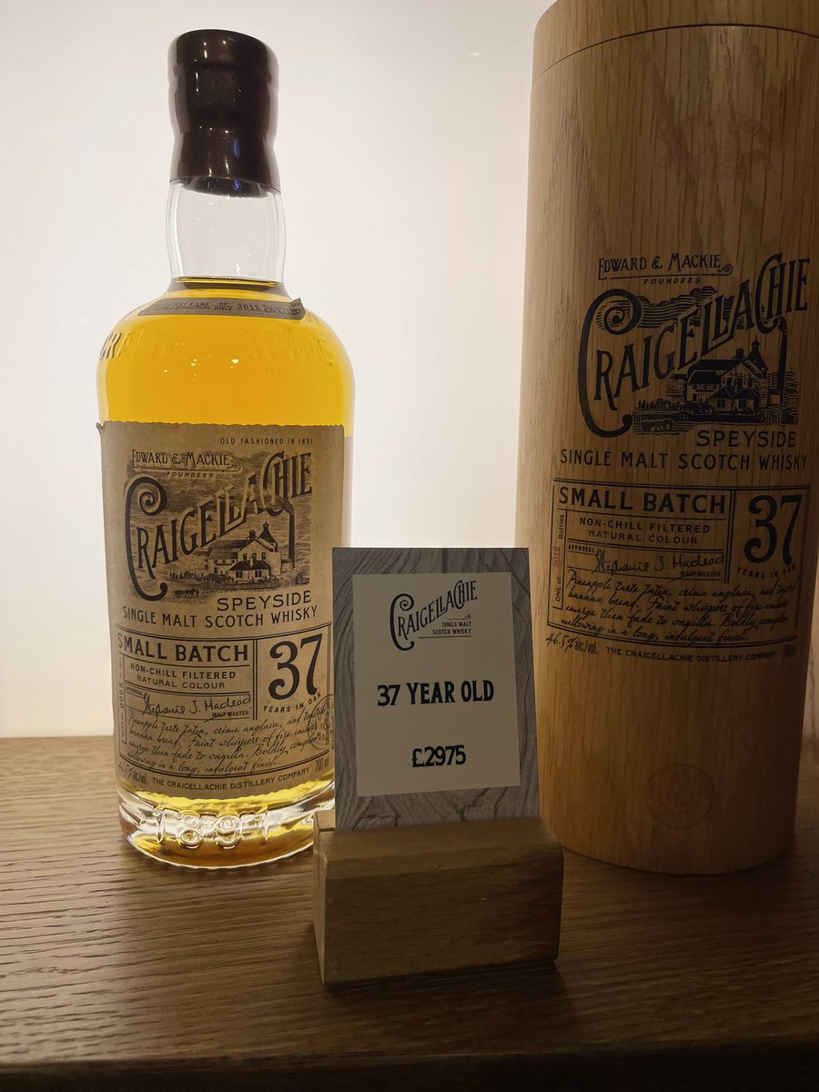 今日はアバフェルデイin hospitalから。
ほんと、山の中。シカとか普通に出そうで、しかも道もまあまあ細い。
でも、ハンドフィルに今までハズレ無しとご覧ねような、スペシャルボトルも売ってます