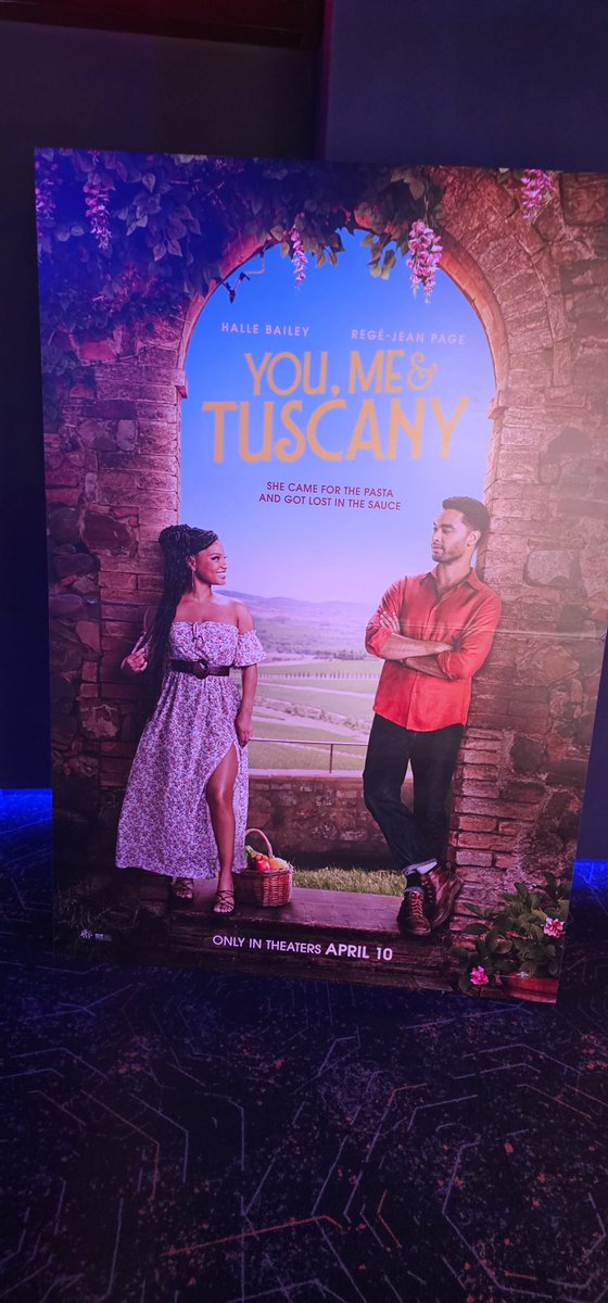 candykizzes24's tweet photo. This theater looks familiar ๐ค.
Thank you @UniversalPics ๐ค.
Going to Italia ๐ฎ๐น for You, Me & Tuscany.
#pressscreening https://t.co/z7MYCkOPm8