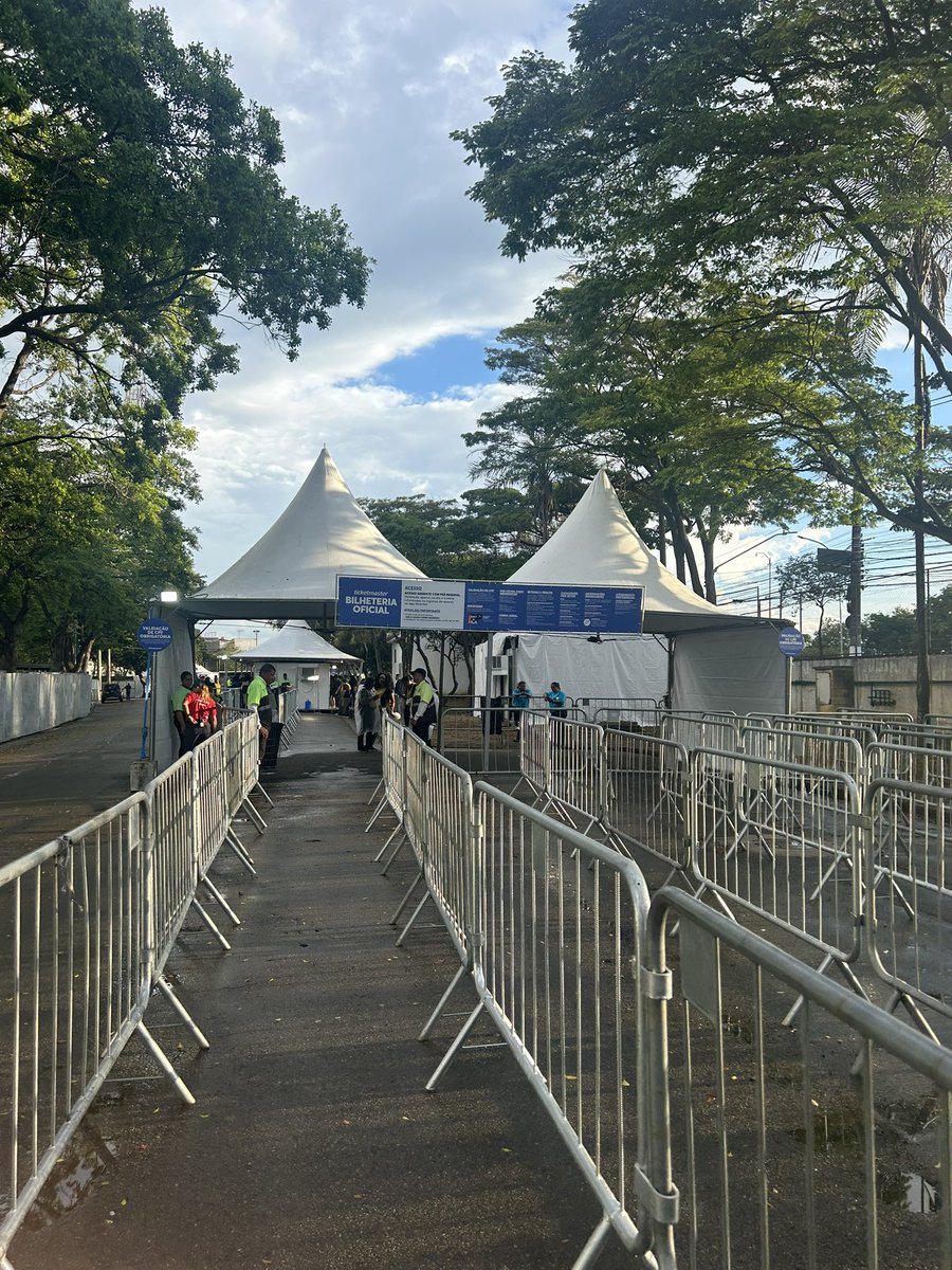 É o BTS não tem como ⊙⊝⊜ tweet media