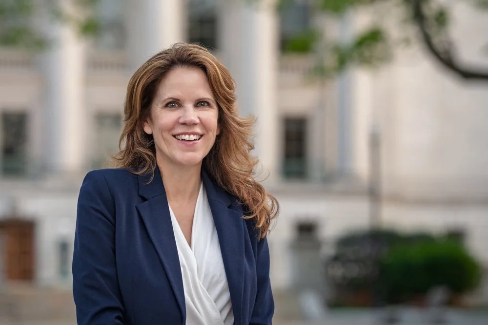 ArtCandee's tweet photo. Let’s go Wisconsin!

Come on, Chris Taylor!

Make her the next WI Supreme Court justice!

You can do it! https://t.co/LrLmUZkN5c