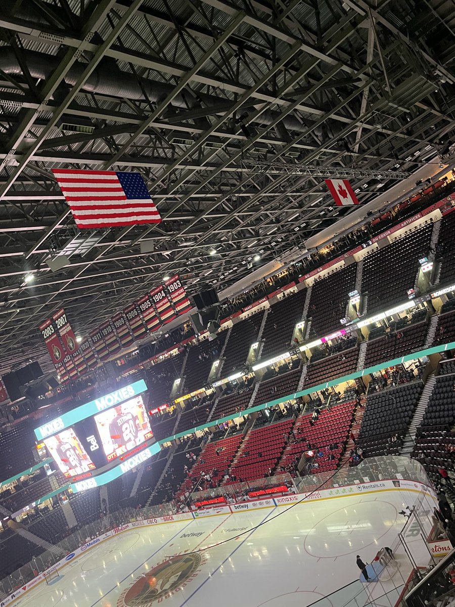 melinafarmer24's tweet photo. #BOTG for the sens game today!!! Go Sens Go https://t.co/6vS6JM5AsX