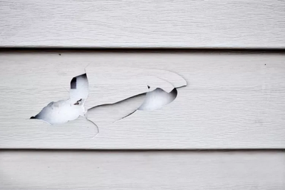 LoriClickRPC's tweet photo. Fixing damaged siding doesn't have to be expensive. Follow these steps to patch small holes or repair entire vinyl siding panels. https://t.co/XhVdVu2U0f https://t.co/yqoRchXFFh