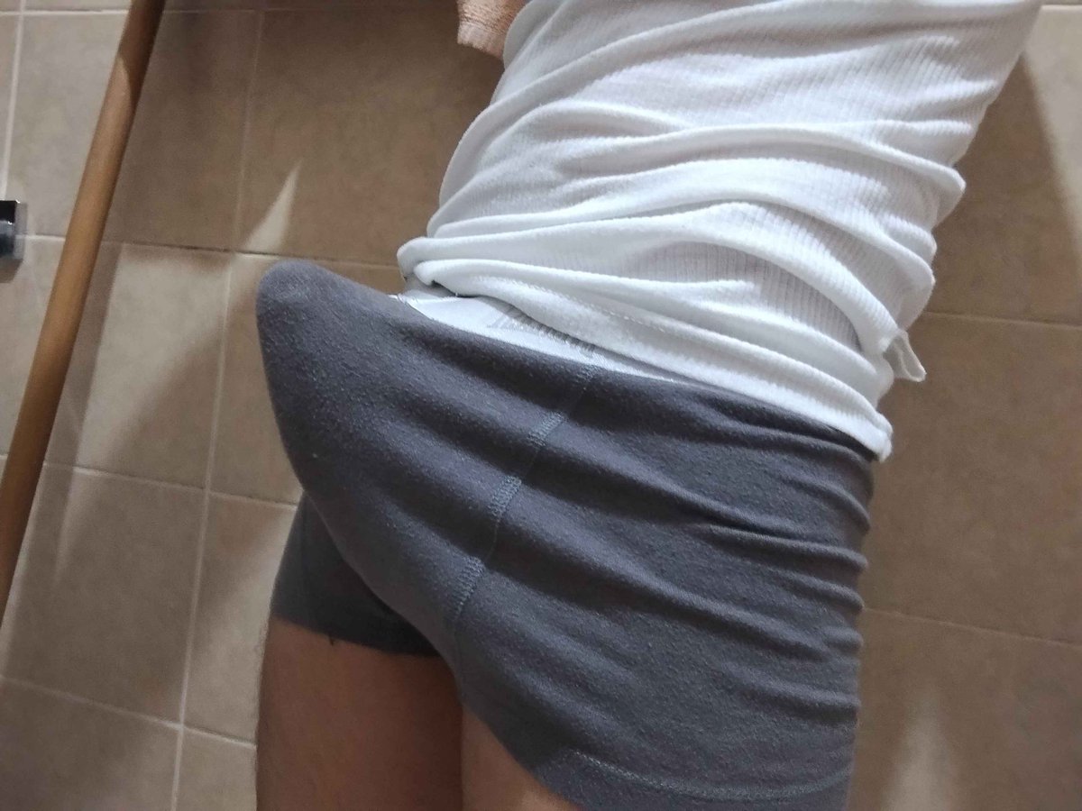Goparo_33's tweet photo. Alguna chica sumisa para chat hot. https://t.co/0e36376dyd
