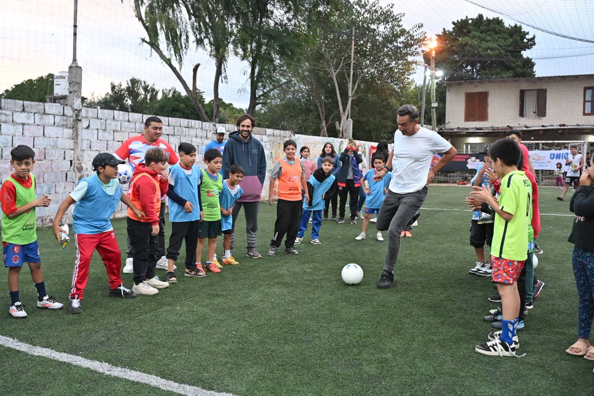 LOS PETAQUITAS: AMOR E INCLUSIÓN EN VILLA UNIÓN

En cada barrio de nuestra ciudad podemos encontrar a esos vecinos que se organizan para ayudar a otros. Son cordobeses que muestran lo mejor de nosotros: empatía, generosidad y abnegación. El Centro Comunitario Los Petaquitas es