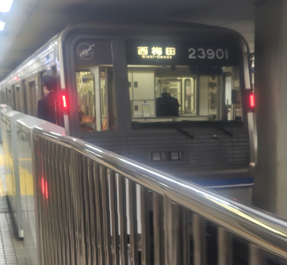 四つ橋線沿線電車男(Y20) tweet media