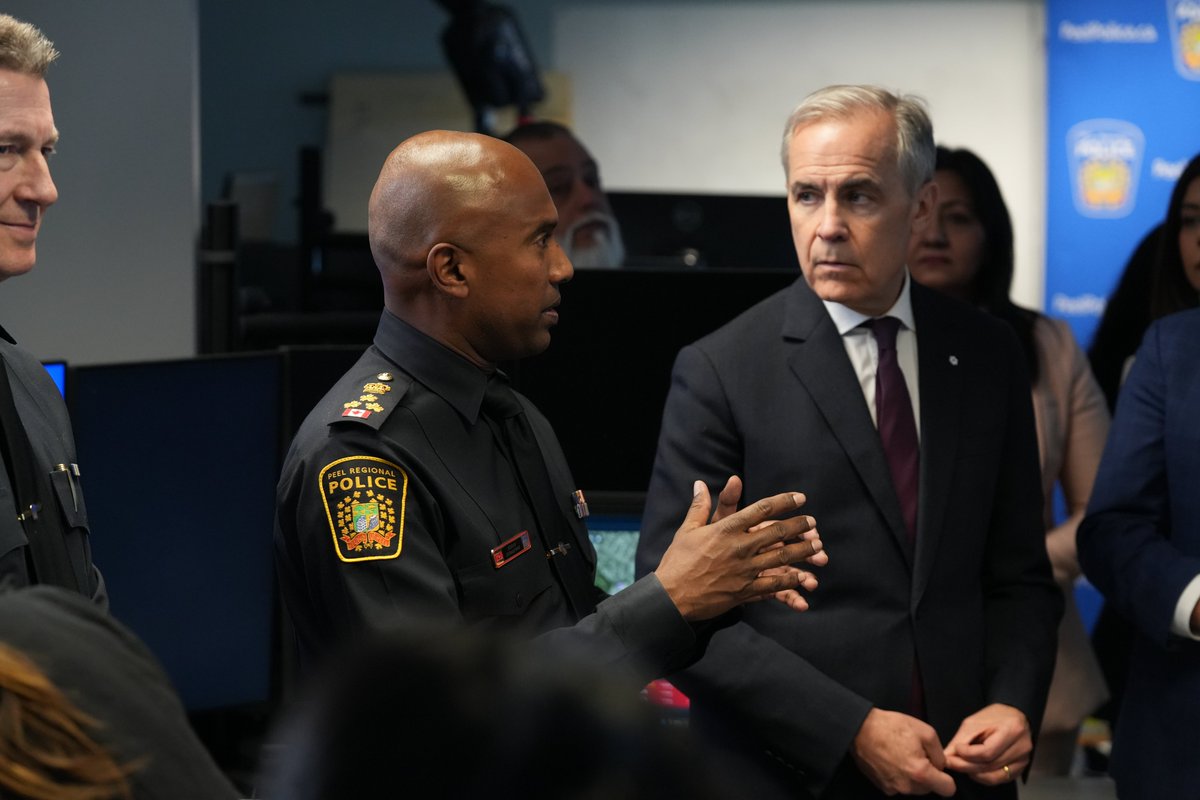 ChiefNish's tweet image. Honoured to welcome the Rt. Hon. @MarkJCarney to 22 Division @PeelPolice in #Brampton. Met with &amp;amp; discussed the work our women &amp;amp; men are doing to reduce pressures like extortions, home invasions, auto theft &amp;amp; emergent crime. Attended our Community Safety Operations Centre (CSOC),