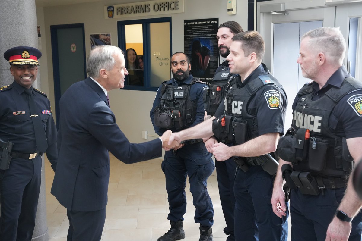 ChiefNish's tweet image. Honoured to welcome the Rt. Hon. @MarkJCarney to 22 Division @PeelPolice in #Brampton. Met with &amp;amp; discussed the work our women &amp;amp; men are doing to reduce pressures like extortions, home invasions, auto theft &amp;amp; emergent crime. Attended our Community Safety Operations Centre (CSOC),