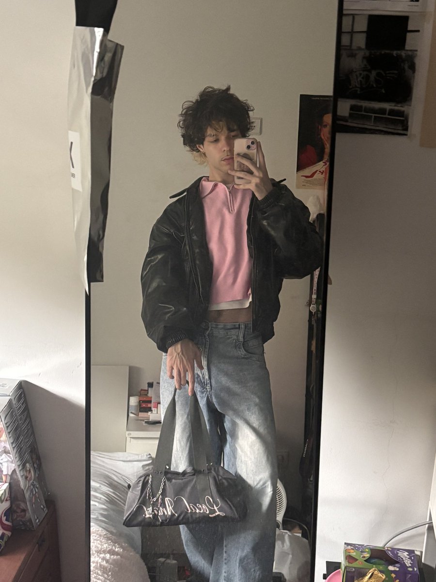 candy perfume girl tweet media