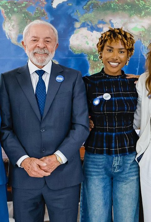 Central Ebony tweet media