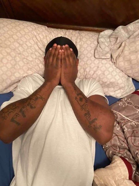 omeo 𖤐 tweet media