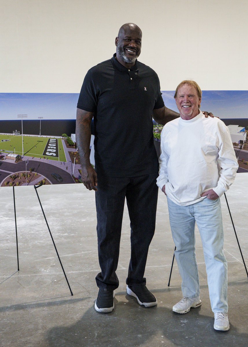raidersimpact's tweet photo. Building opportunities for the next generation🖤

Mark Davis joined Shaquille O’Neal and community partners to tour The Shaquille O’Neal Youth Complex.
The Raiders Foundation proudly funded the sports field—creating a space for kids to learn, play, and thrive. https://t.co/Lir9RcbWgo