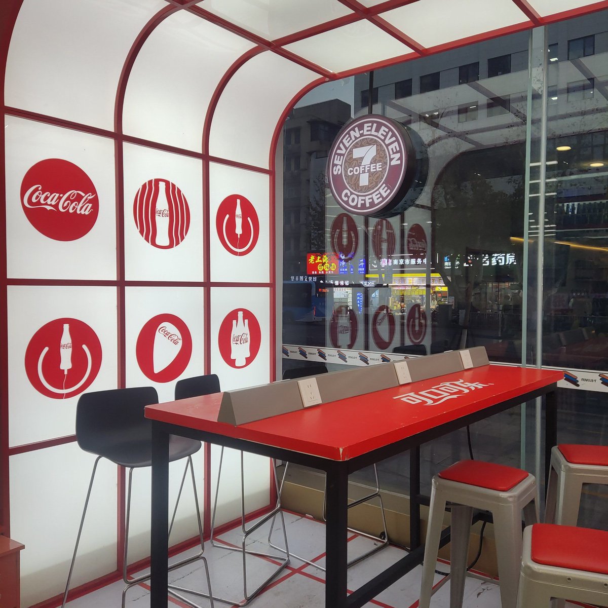 hayley mitchell tweet media