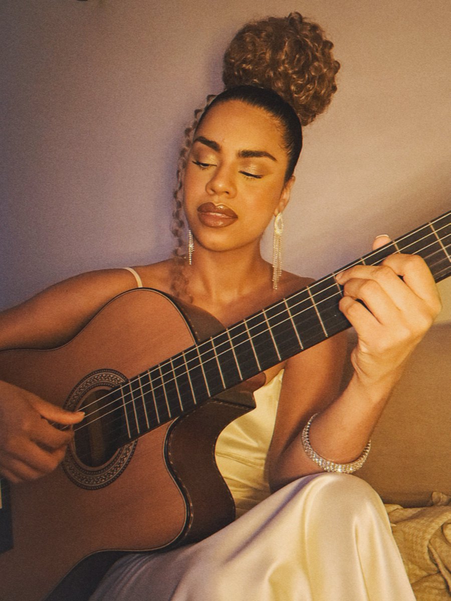 E eu que estava organizando minhas composições e descobri que faço em média 16 músicas por ano! 🤯✨️ Amey