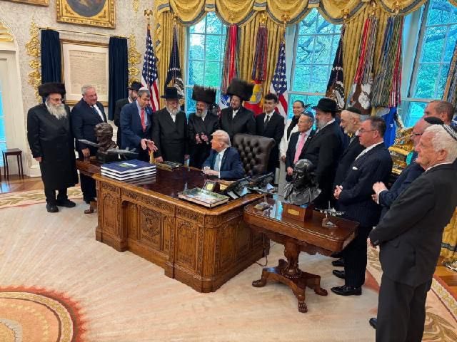SatmarLive's tweet photo. Dear President @realDonaldTrump, We wanted to express our heartfelt gratitude for inviting us to White House and sharing support for the Jewish community. Your commitment to protect &amp; support Jews in the USA is truly appreciated. Thank you for being a champion for our community. https://t.co/RMmcQHz2rG