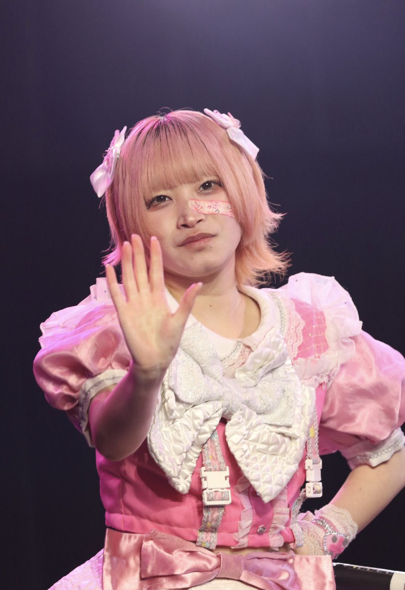 いえろう tweet media