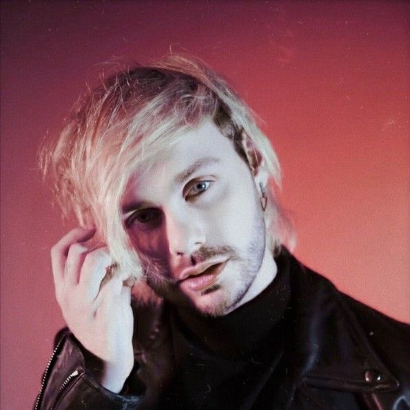 ໑̣⭑🧸châu🎀⭑໑̣ 5sos in 2 days! tweet media