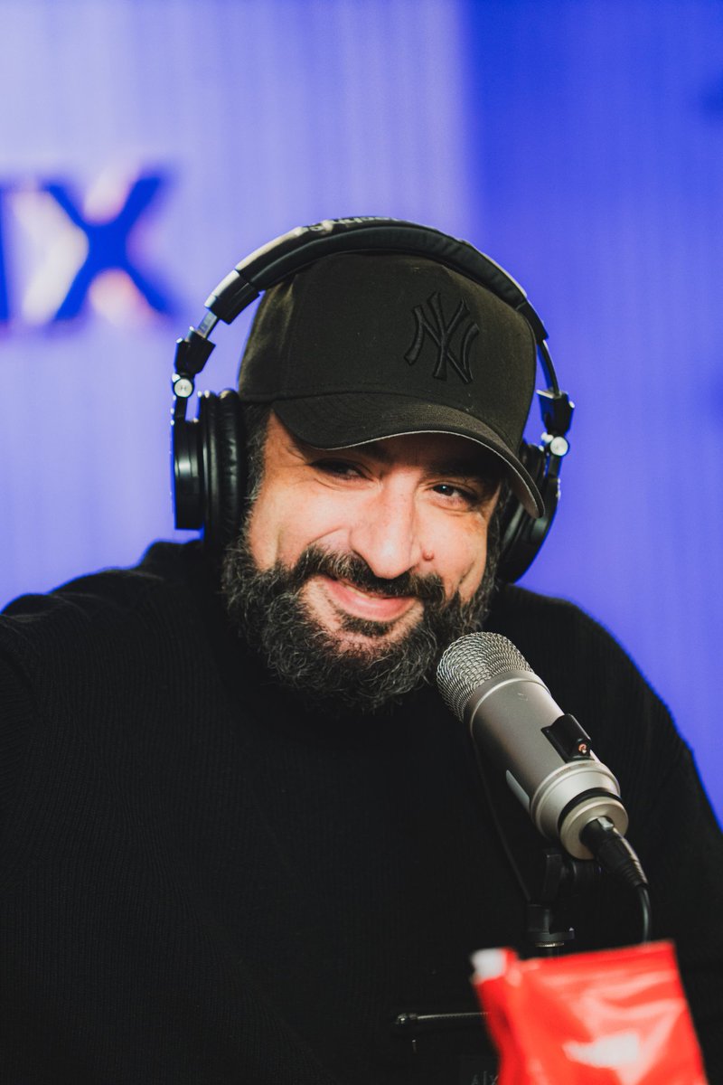 Paren la mano tweet media