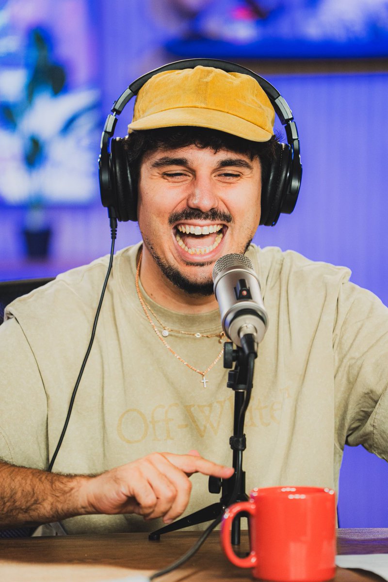 Paren la mano tweet media