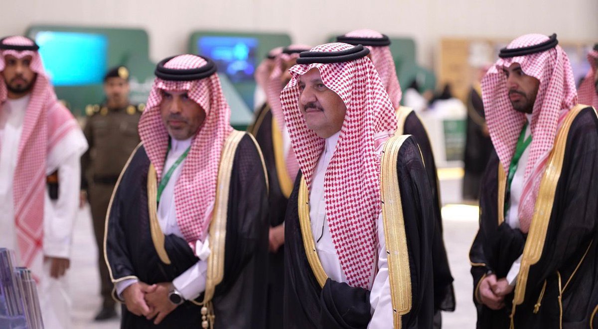 Almajhad41's tweet photo. سعدت بحضور منتدى الشرقية للاستثمار الصحي برعاية صاحب السمو الملكي الأمير سعود بن نايف بن عبدالعزيز

الأجمل كان حضوري مع فريق الاتصال الداخلي والعلاقات العامة في تجمع الشرقية الصحي، وتجربة العمل معهم عن قرب 👏

#منتدى_الشرقية_للاستثمار_الصحي https://t.co/WL85jgjaTl