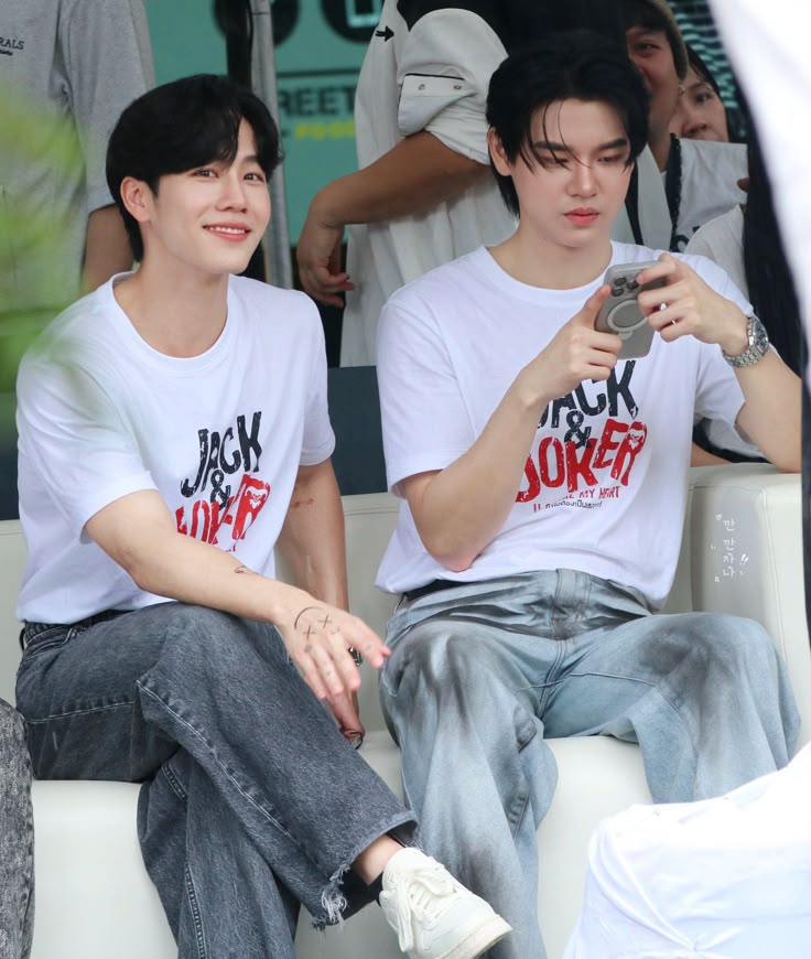 ️️️️️َ tweet media