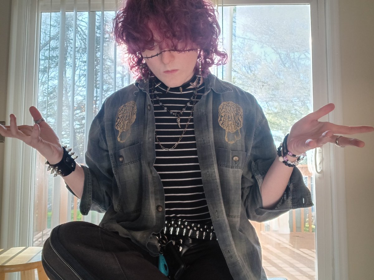 stitcheywitchy's tweet photo. something something to the hearts you break and all the cyanide you drank https://t.co/8uUWUUD1UF