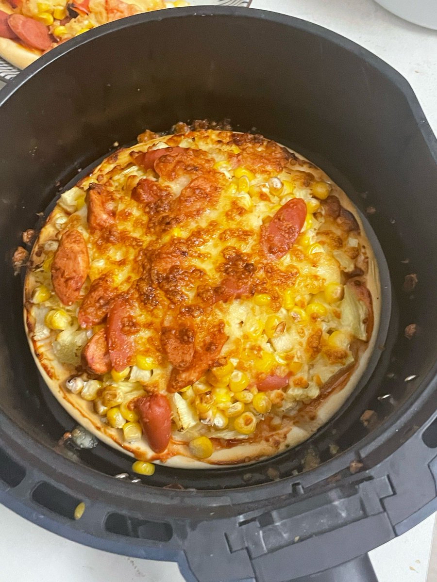 Jacquelyn Warnes tweet media