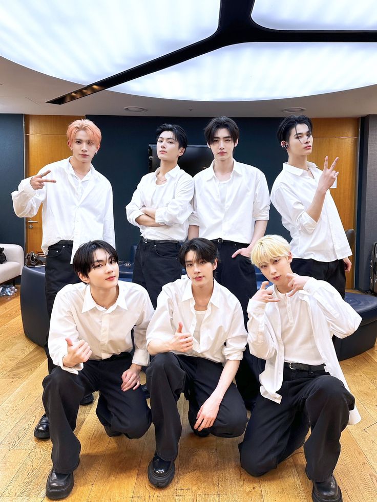 𝓢un ♡ 𝙀𝙉𝙃𝙔𝙋𝙀𝙉 𝙄𝙎 𝙎𝙀𝙑𝙀𝙉 tweet media