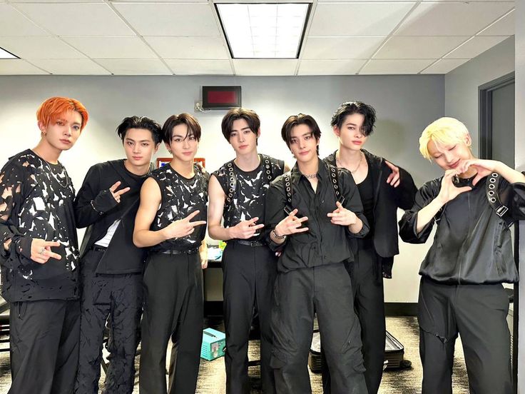 𝓢un ♡ 𝙀𝙉𝙃𝙔𝙋𝙀𝙉 𝙄𝙎 𝙎𝙀𝙑𝙀𝙉 tweet media