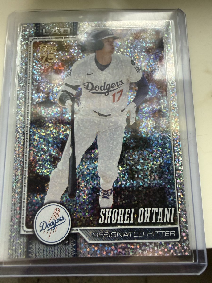 chris everett tweet media