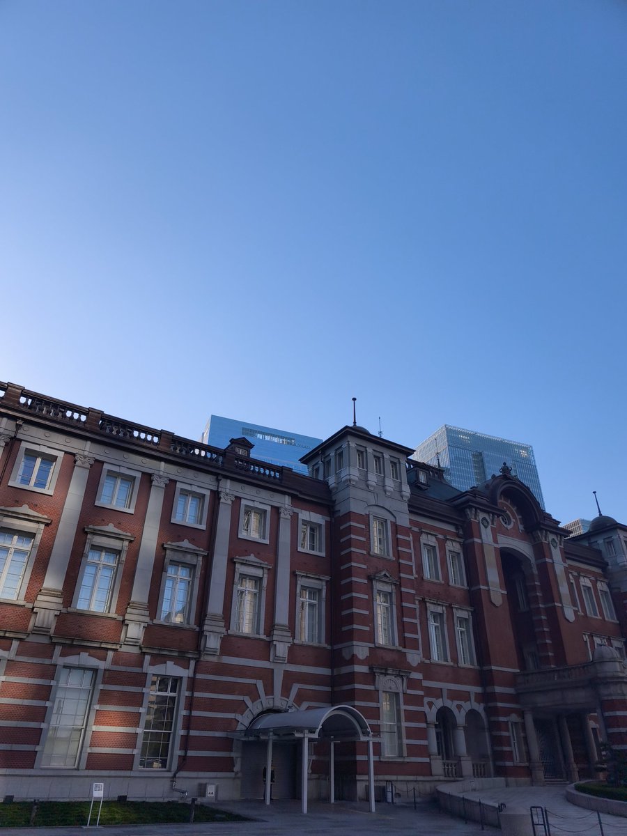 san T san tweet media