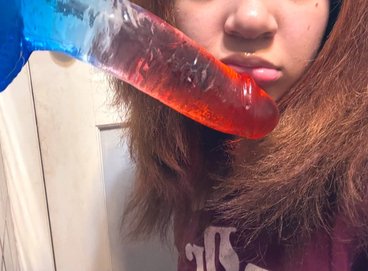Bigtitg0th's tweet photo. it barely fits in my mouth >~< #nsfwtwt https://t.co/oTvhLZdg3p