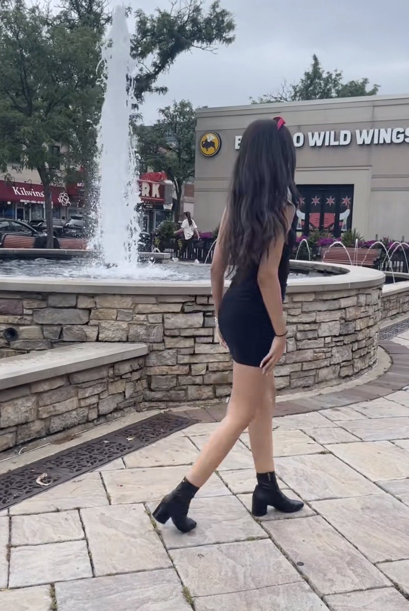 treasuredbabes's tweet photo. Candid Girl Mini Dress Public #candid #dress #sexy #minidress #candidteen #college #tightdress #baddie https://t.co/WuZ2kjlw87