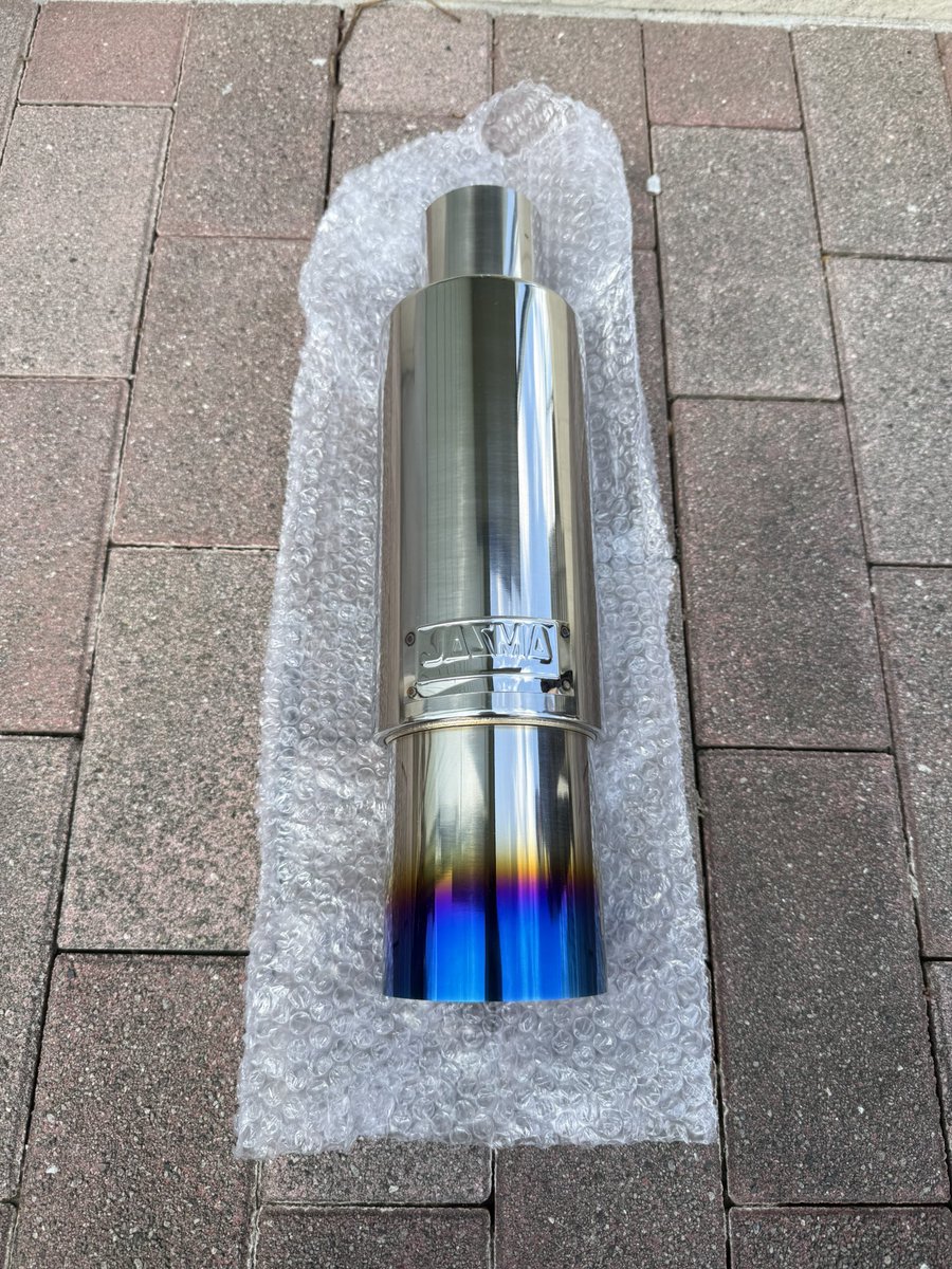 コロ助 tweet media