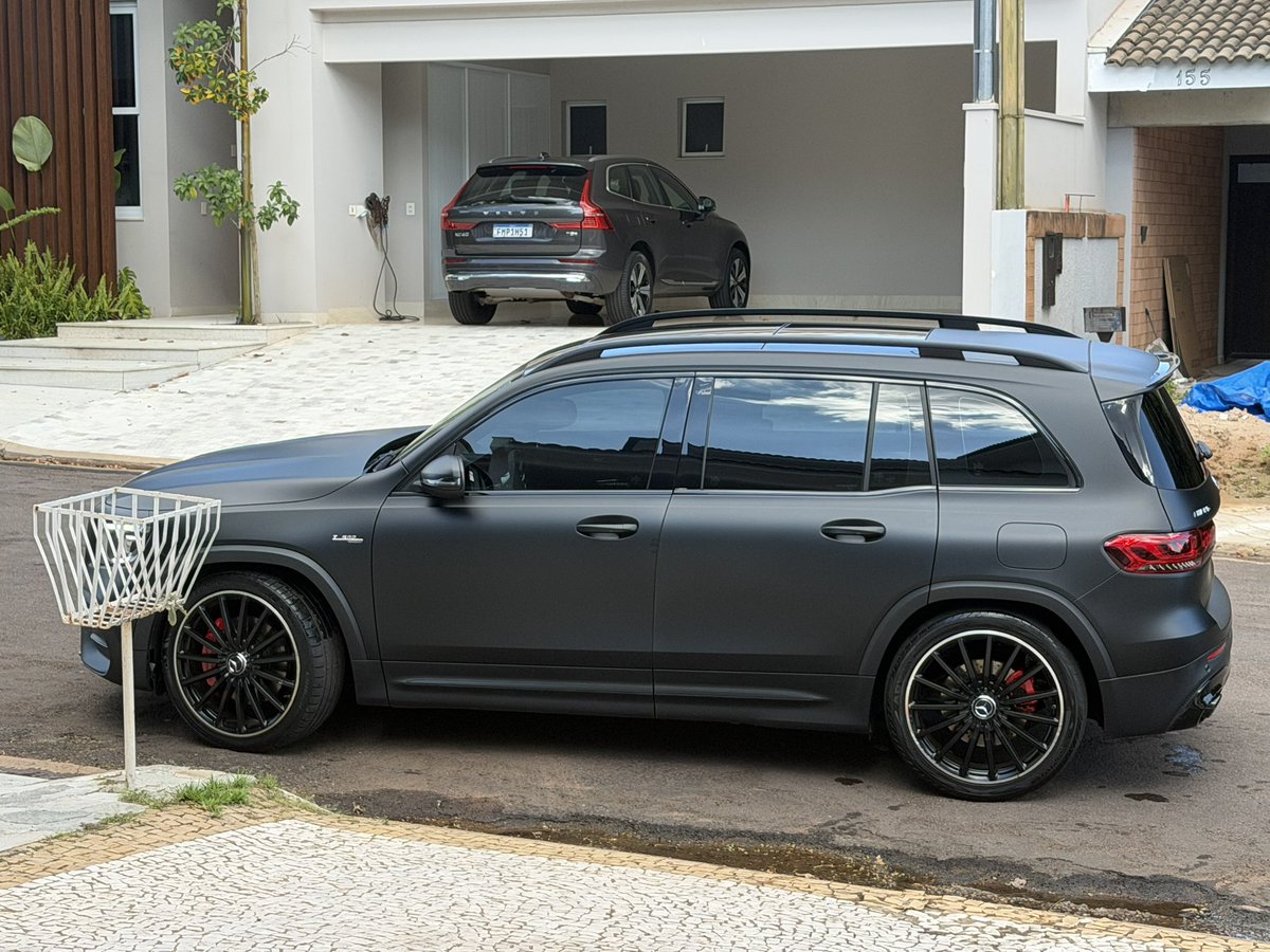 Leonardo Y tweet media