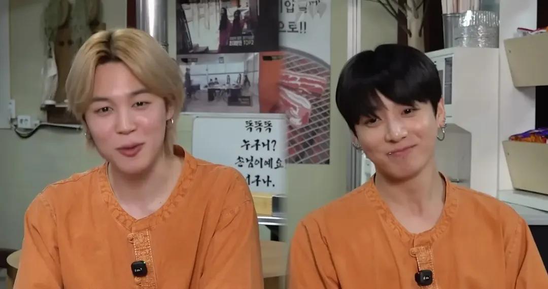 FilterMyTime13's tweet photo. @firstwefeast @ChaparralSpirit @bts_bighit These two cuties https://t.co/7CXI334iVN