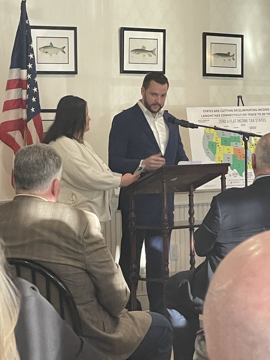 Mona Colwell tweet media