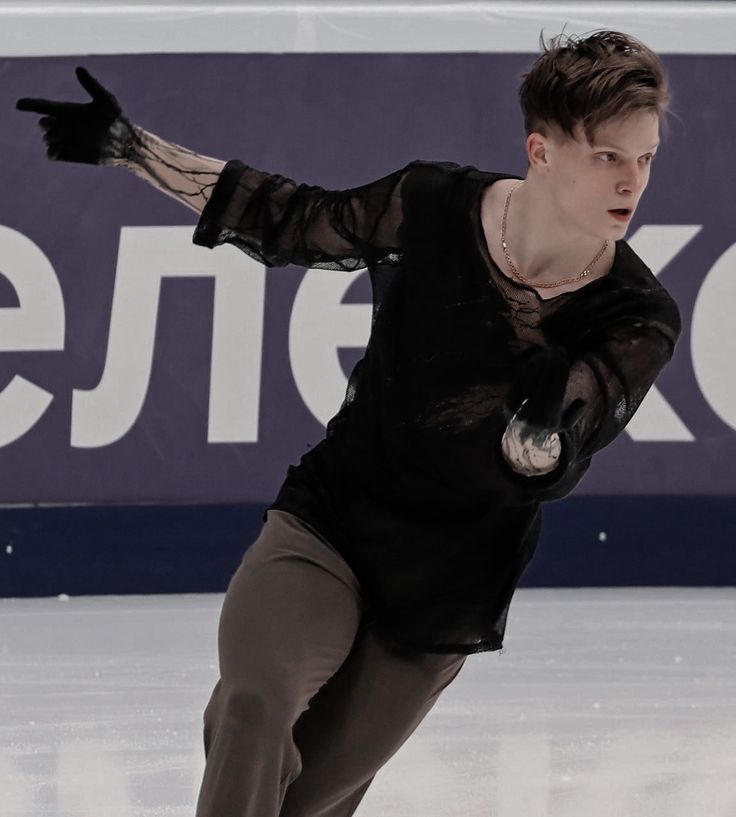 хлоя полоний tweet media