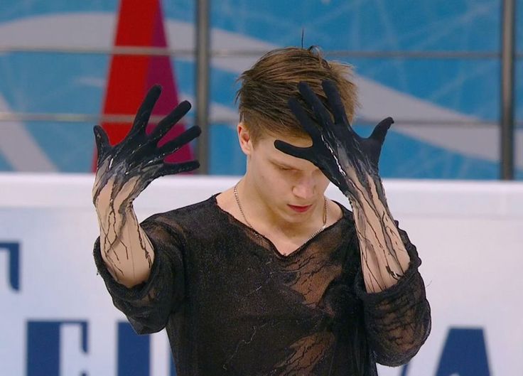 хлоя полоний tweet media