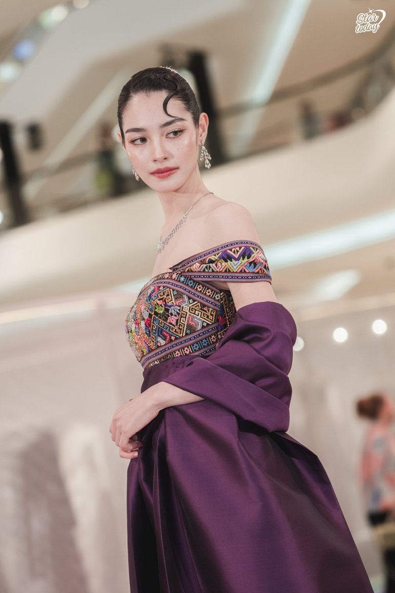 StarTodayEnt's tweet image. “มิ้น รัญชน์รวี” ในงาน “A SENSE OF THAI 2026: ROOTED IN HERITAGE” 

MINTR X ROOTEDHERITAGE
#ASenseOfTH26WithMintR
#mintranch
#ATextileThroughTime
#RootedinHeritage
#ASenseofThai2026