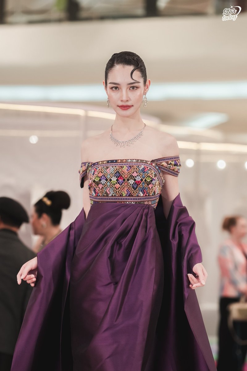 StarTodayEnt's tweet image. “มิ้น รัญชน์รวี” ในงาน “A SENSE OF THAI 2026: ROOTED IN HERITAGE” 

MINTR X ROOTEDHERITAGE
#ASenseOfTH26WithMintR
#mintranch
#ATextileThroughTime
#RootedinHeritage
#ASenseofThai2026