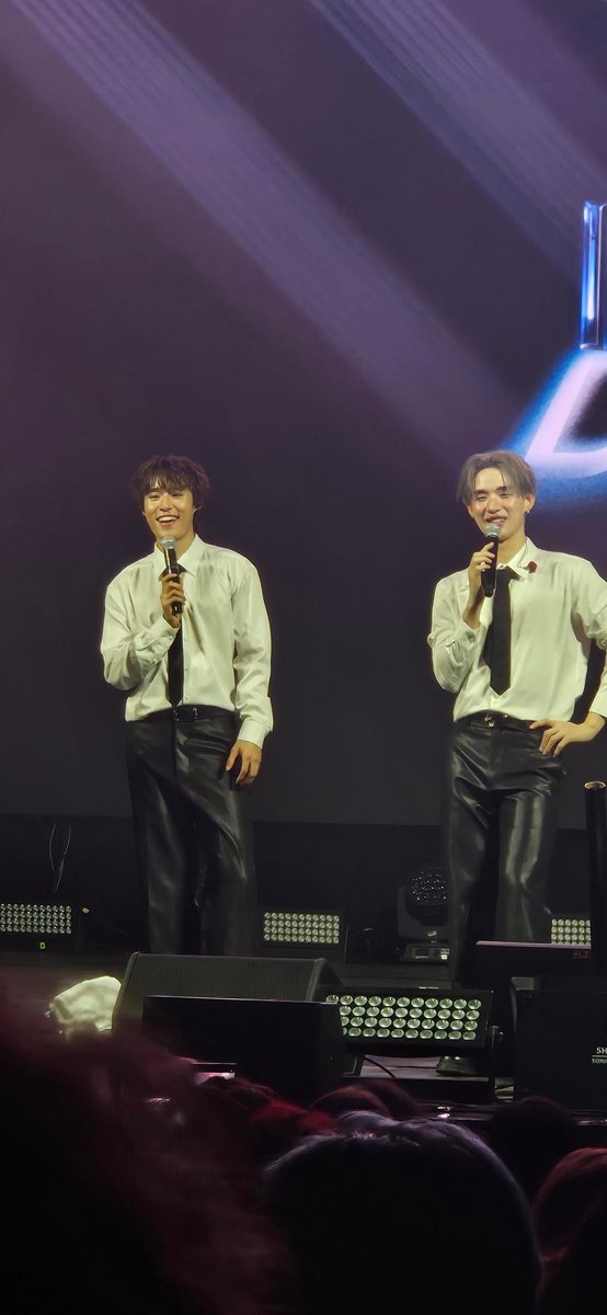 phupondw's tweet photo. Dropping more pictures of these cuties tomorrow 🫡
#LyknInMilan #lykyou  #LYKNDuskAndDawnxMilan https://t.co/L0KXisjSyl