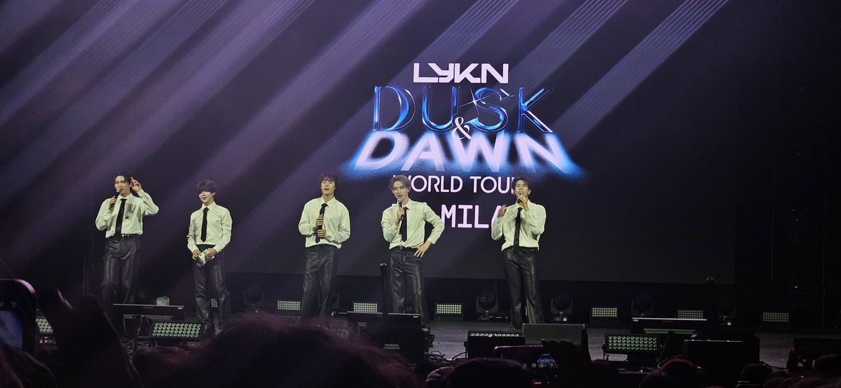 phupondw's tweet photo. Dropping more pictures of these cuties tomorrow 🫡
#LyknInMilan #lykyou  #LYKNDuskAndDawnxMilan https://t.co/L0KXisjSyl