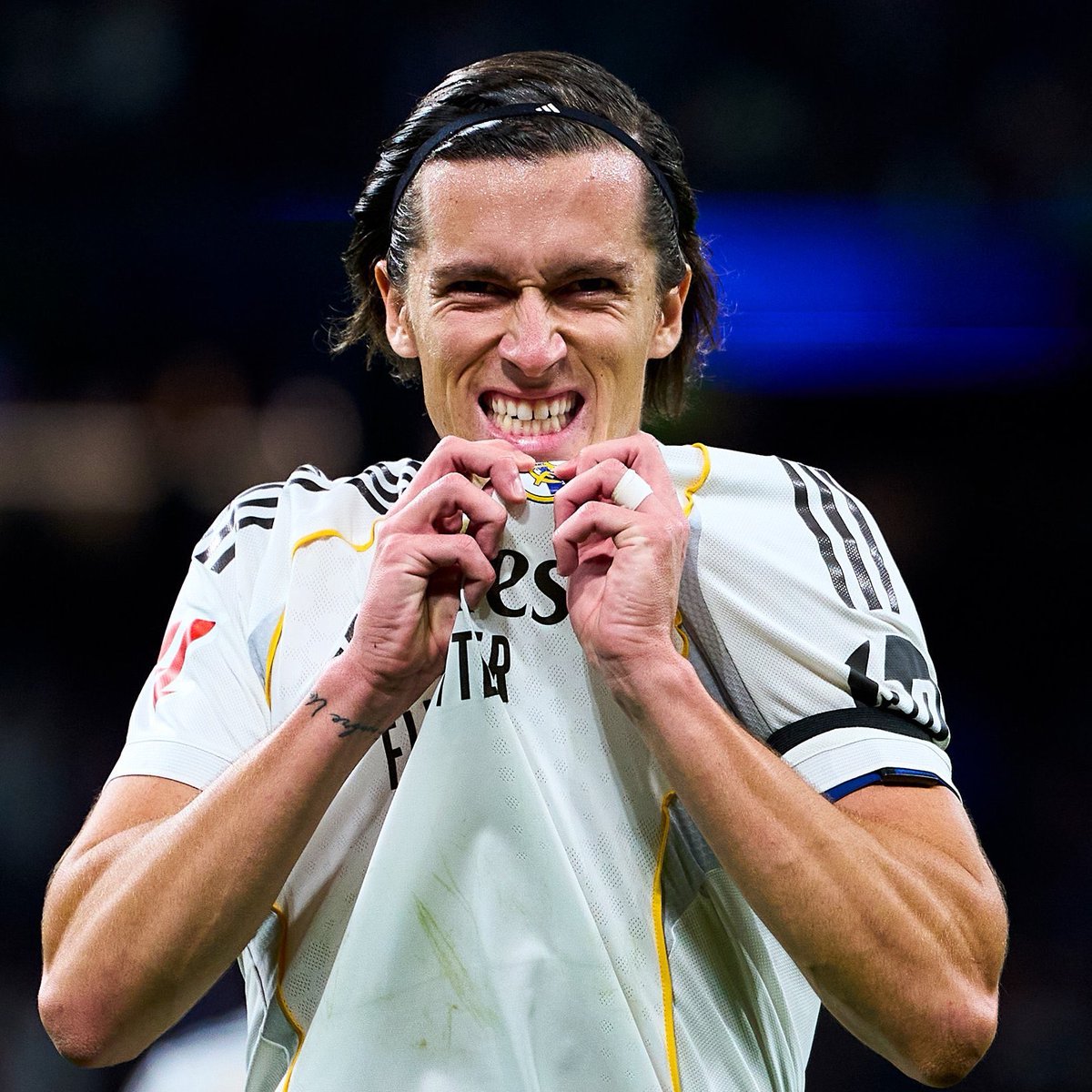 (fan) REAL MADRID FANS 🤍 tweet media